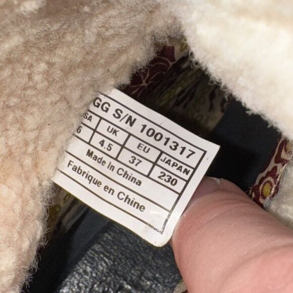 UGG Carnegie Black Nubuck Leather Wooden Wedge Heel Boots Womens Size 6 - Picture 9 of 10